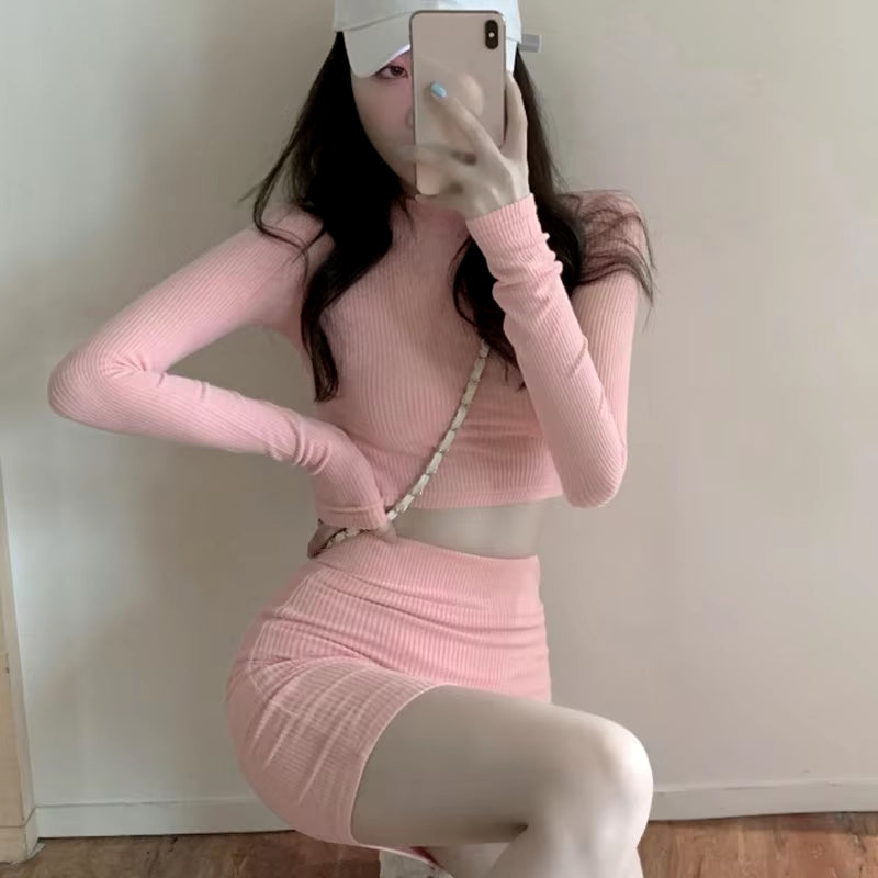 Women'S Sexy Solid Color Two-Piece Set round Neck Navel Exposed Long Sleeves T Shirt + Sexy Skirt Two-Piece Set.